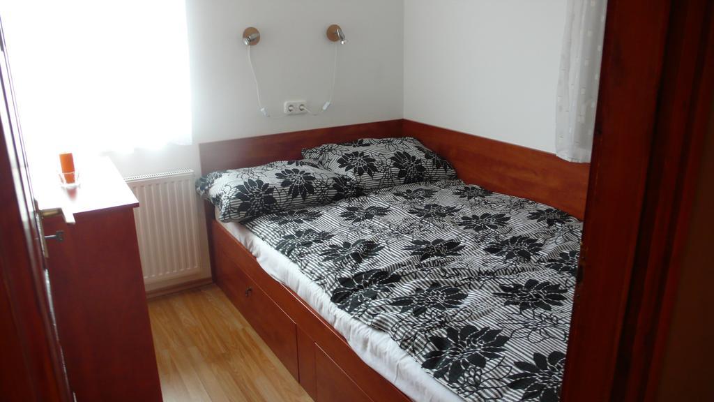 Nyarido Apartman Apartment Alsoors Bagian luar foto