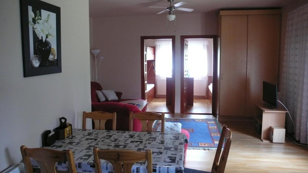 Nyarido Apartman Apartment Alsoors Bagian luar foto